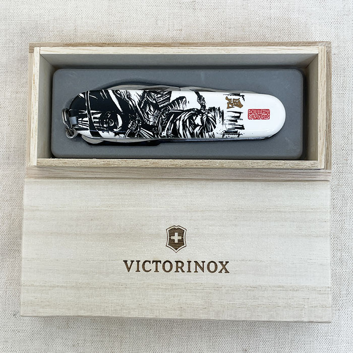 VICTORINOX 137037-X18 戦国墨絵クライマー 武田信玄 上杉謙信