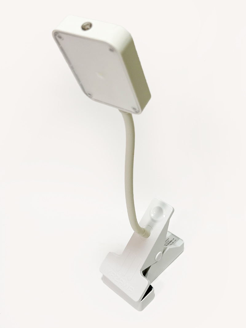 ヤザワ 乾電池式 クリップライト センサータイプ CLLD02WH デスクライト 動作確認済 昼光色相当 連続点灯75時間