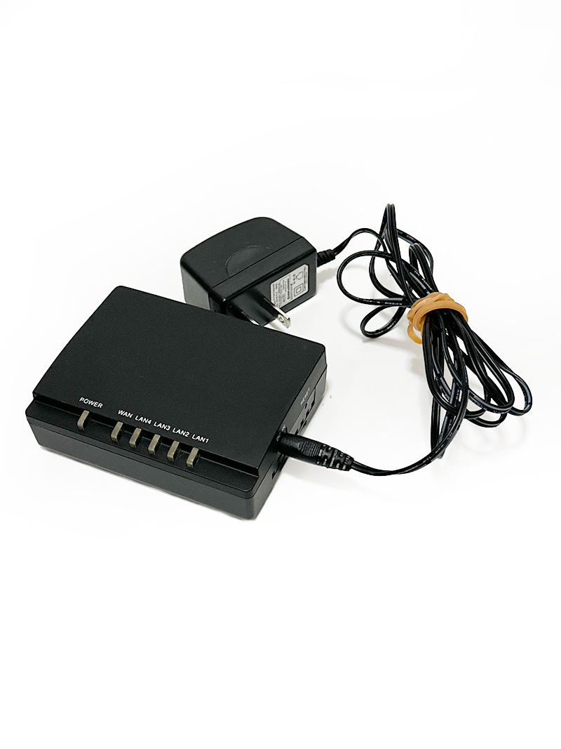 ロジテック LAN-BR/4 小型 有線LAN ブロードバンド ルーター 動作確認済 背面マグネット付き