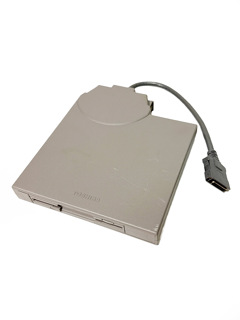 東芝 フロッピーディスクドライブ PA2611U 3.5インチ フロッピーディスク スリムタイプ 着脱可 26ピン 動作未確認