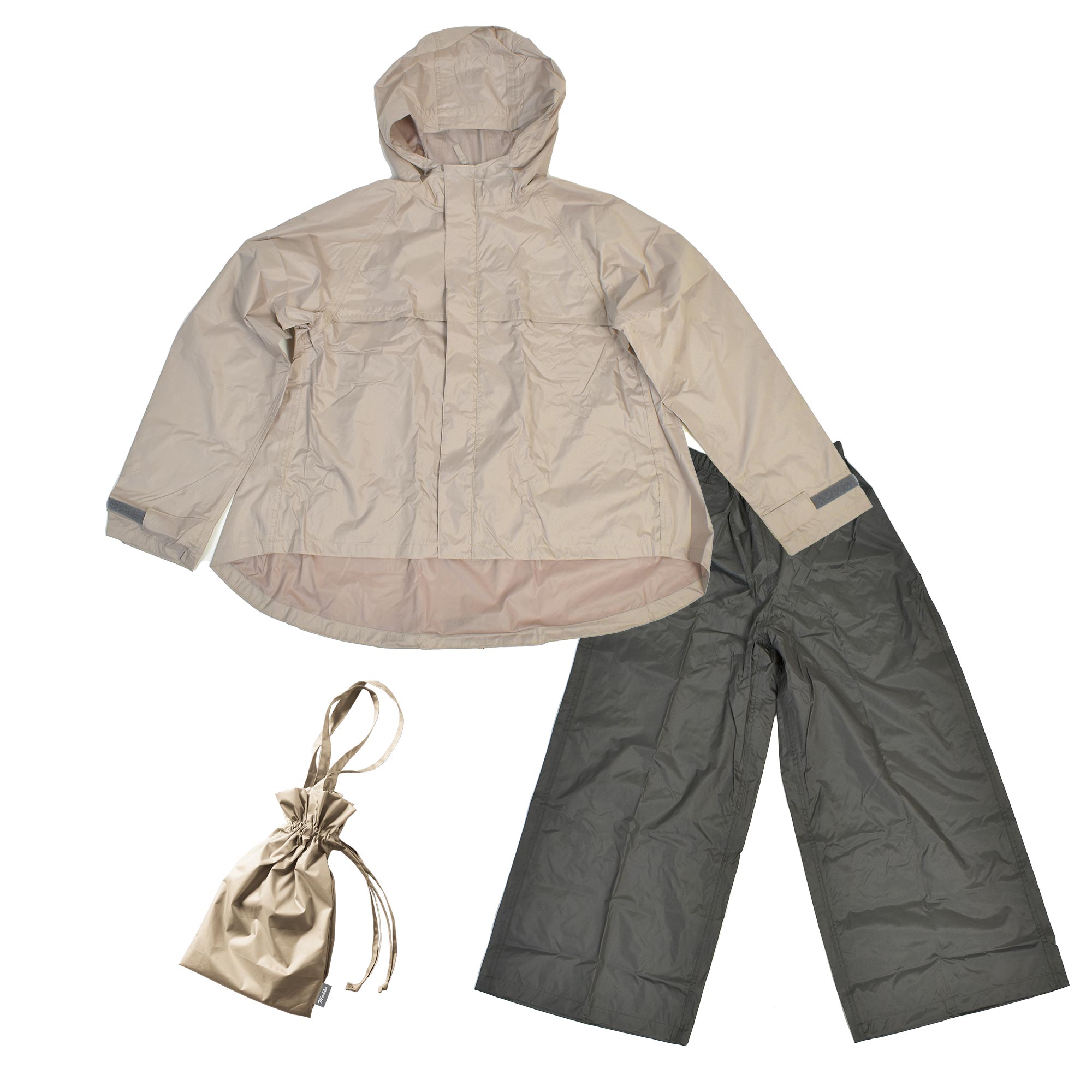 レインコート レディース マック Makku 自転車 上下セット 可愛い きれいめ おしゃれ AS-620S 大人 女性 高校生 ママ 通勤 通学 リュック 対応 ヘルメット 回転 フード 顔濡れない つば付き 軽量 セパレート 耐水圧 透湿 10000mm 防水 撥水 収納袋付き レインスーツ ズボン